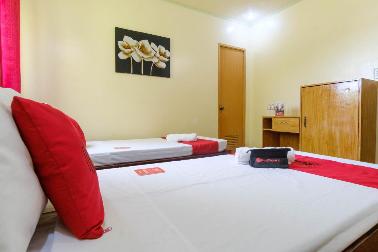 Reddoorz @ Poblacion 6 Coron Luaran gambar