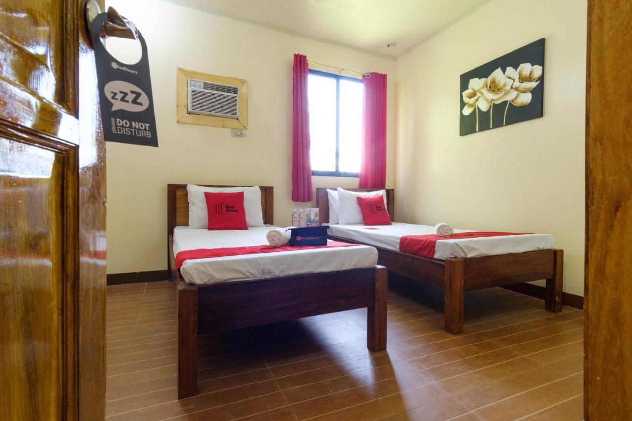 Reddoorz @ Poblacion 6 Coron Luaran gambar
