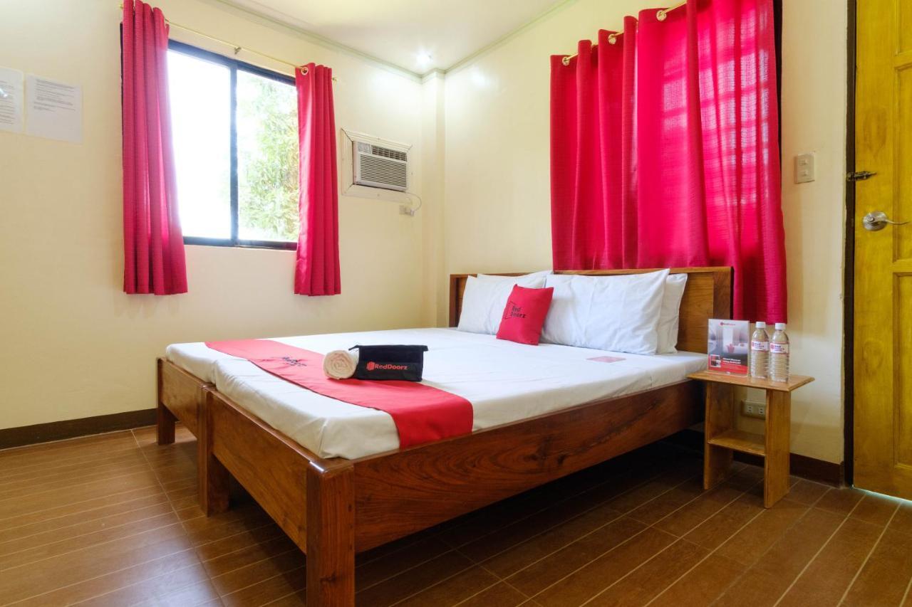 Reddoorz @ Poblacion 6 Coron Luaran gambar