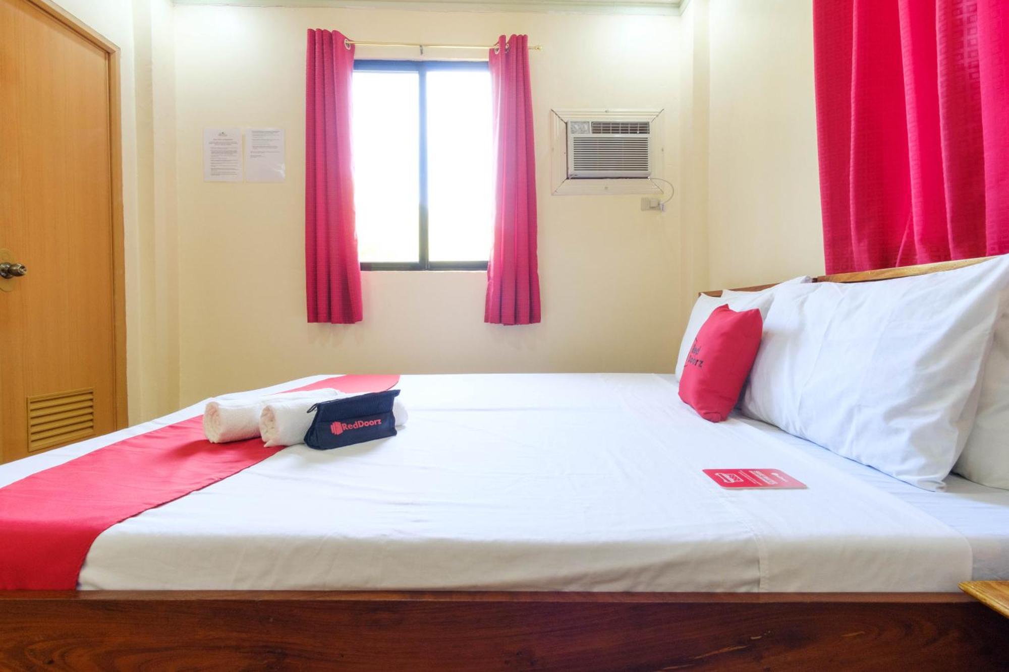 Reddoorz @ Poblacion 6 Coron Luaran gambar